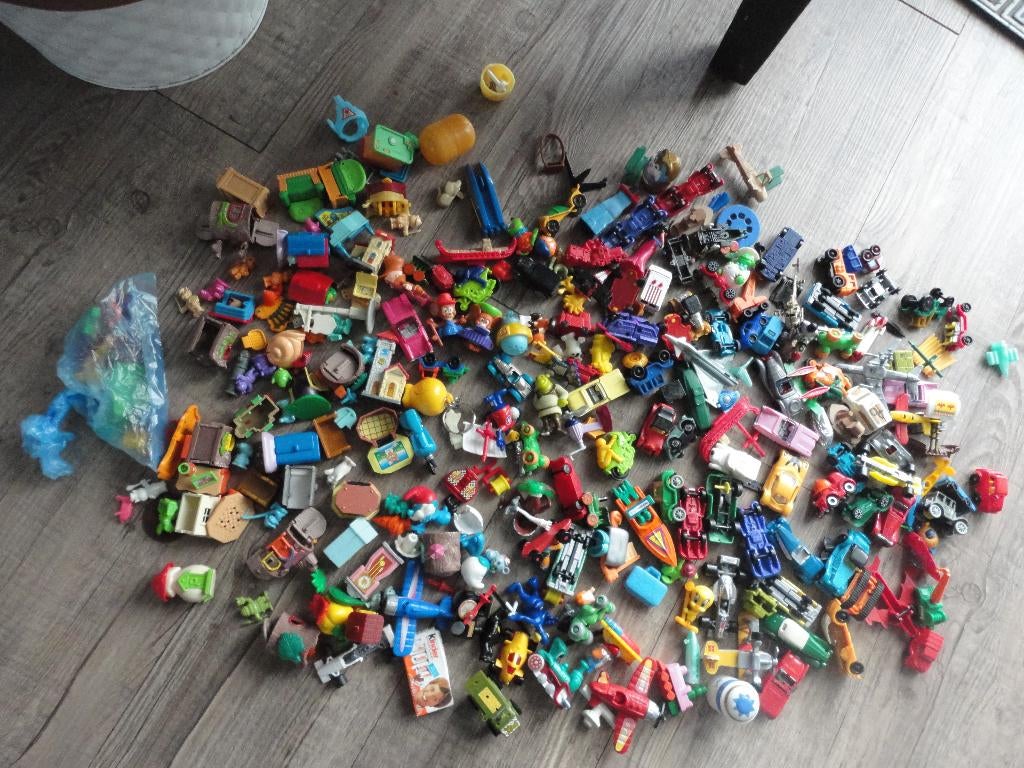 RUIM 170 STUKS POPPETJES /VERRASSINGSEIEREN/KINDER SURPRISE, Verzamelen, Verrassingseieren, Gebruikt, Overige typen, Ophalen of Verzenden