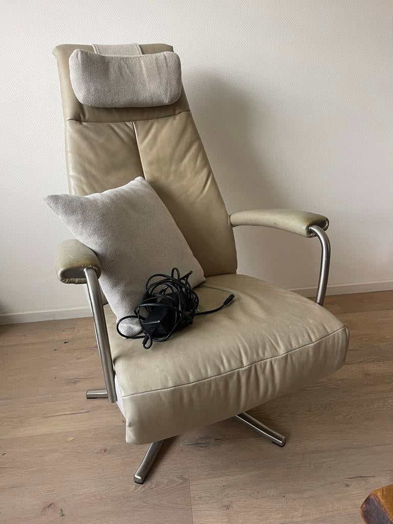 Prominent stoel, werkt goed!, Ophalen, Gebruikt, Leer, 75 tot 100 cm