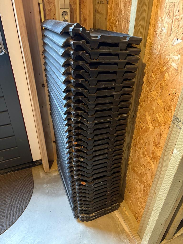 Zwart gecoate keramische dakpannen - 33 stuks - Nieuw, Ophalen, Steen of Klei, Zwart, Nieuw