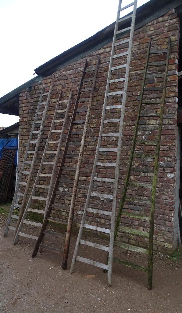 oude plukladder 3.5 tot 4.5 meter hoog ladder, Ophalen