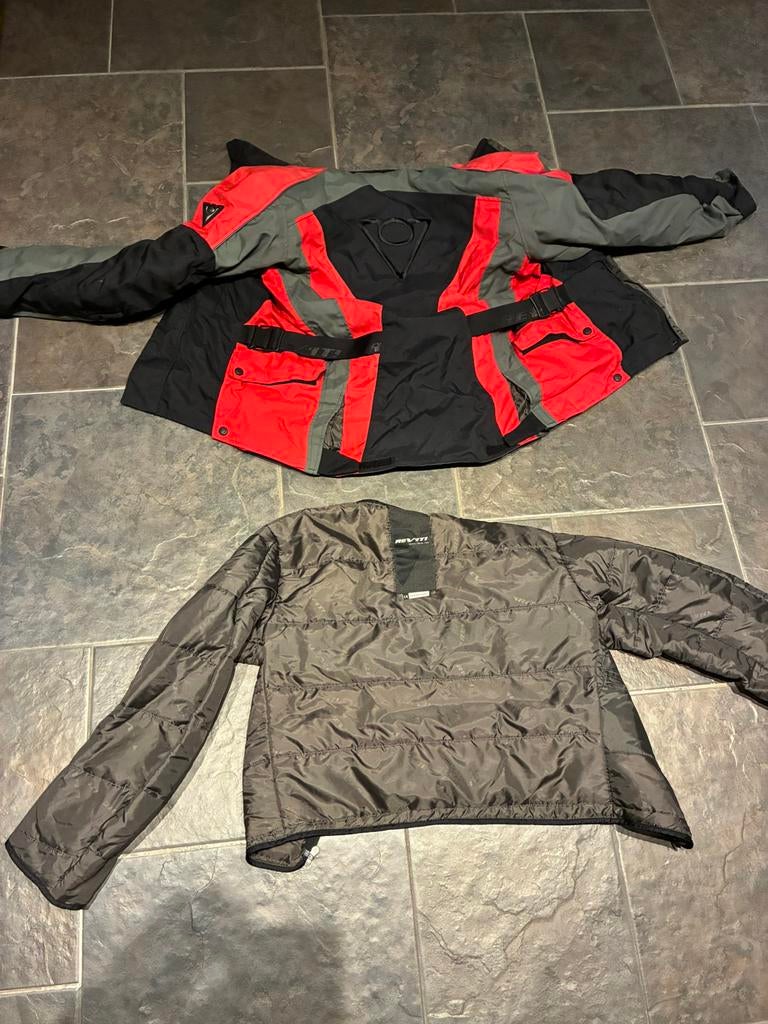 Te koop revit motorjas maat s, Jas | textiel, Revit, Zonnebloem, Mvwhandel@gmail.com