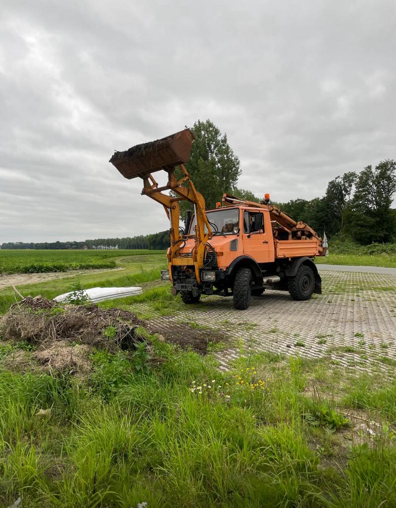 Kraan en voorlader Mercedes Unimog., Overige niveaus, Starter, Overige vormen
