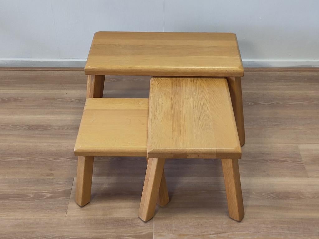 Vintage eikenhouten nesting tables tafeltjes hout brutalist, Huis en Inrichting, Tafels | Bijzettafels, Minder dan 45 cm, Gebruikt