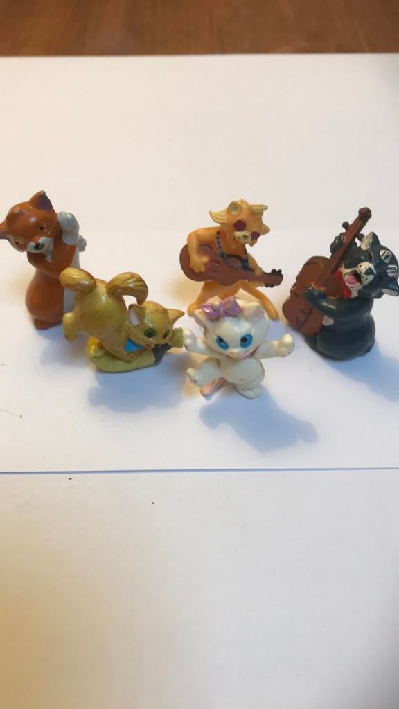 Oude Ferrero kindersurprises aristocats, Verzamelen, Ophalen of Verzenden, Zo goed als nieuw