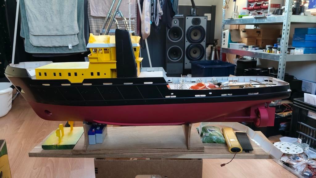 Happy Hunter, Hobby en Vrije tijd, Modelbouw | Boten en Schepen, Zo goed als nieuw, 1:50 tot 1:200, Overige merken, Ophalen