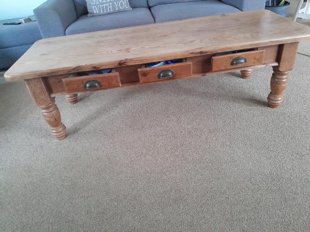 geloogd grenen salon tafel met 3 lades, Ophalen, Gebruikt, 100 tot 150 cm, Antiek geloogd grenen past in ieder interieur