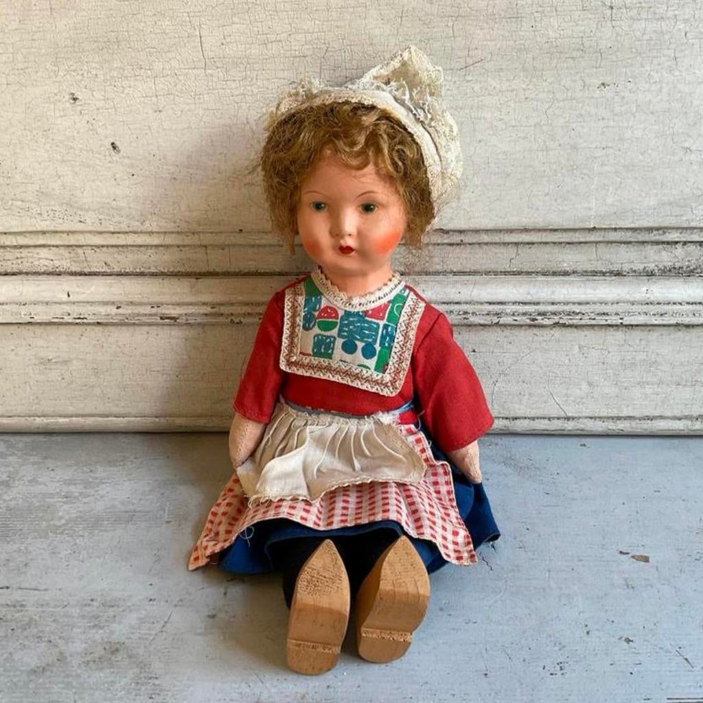 Pop in klederdracht *floor epe*, Antiek en Kunst, Ophalen of Verzenden