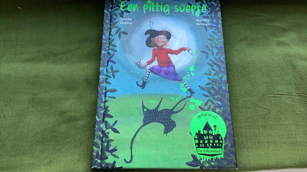 Femke Dekker - Een pittig soepje. 7+, Fictie algemeen, Femke Dekker, Ophalen of Verzenden, Zo goed als nieuw