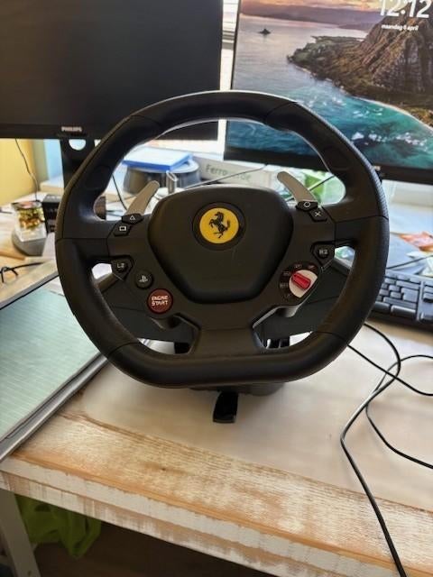Thrustmaster Stuur en Pedalen Ferrari  488, Ophalen, Zo goed als nieuw, Stuur of Pedalen, PlayStation 4