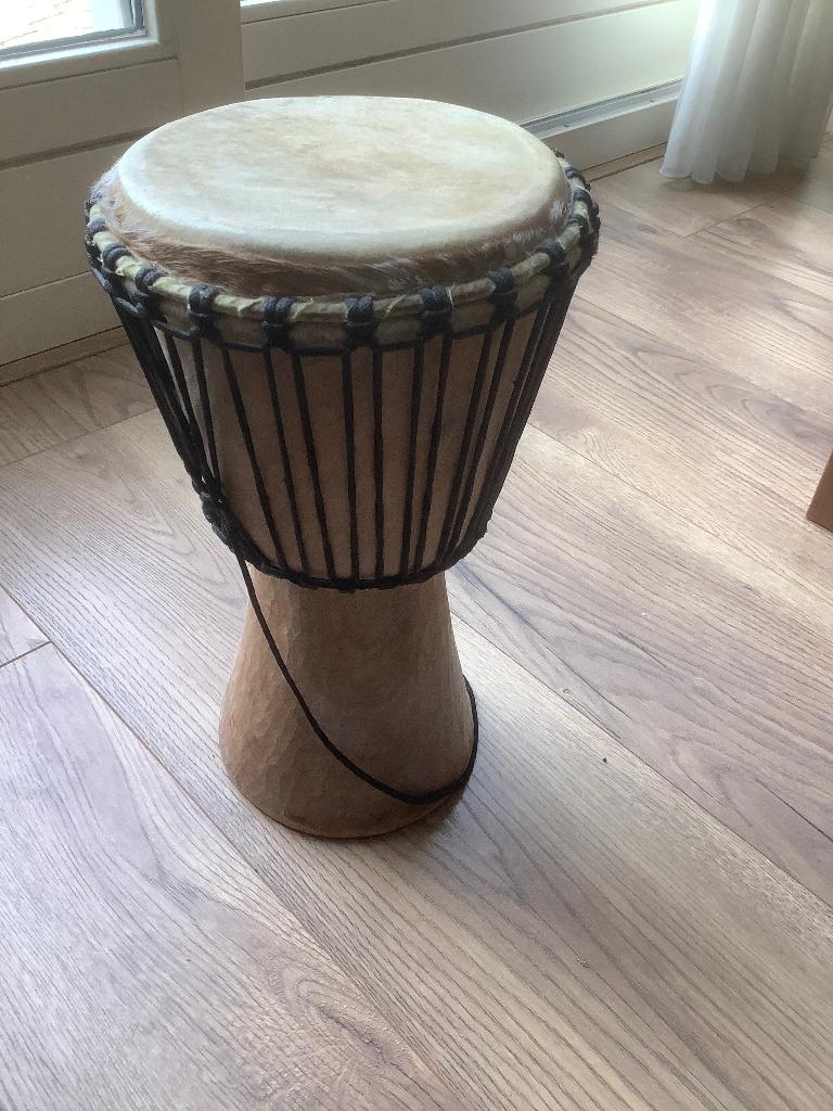 Djembé, Ophalen, Gebruikt, Trommel