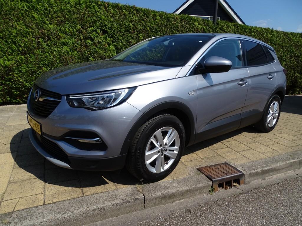 Opel GRANDLAND X 1.2 TURBO BUS. EX 130 Pk-Navi-Media-Blth-Tr, Voorwielaandrijving, Gebruikt, 1199 cc, Met garantie (alle)