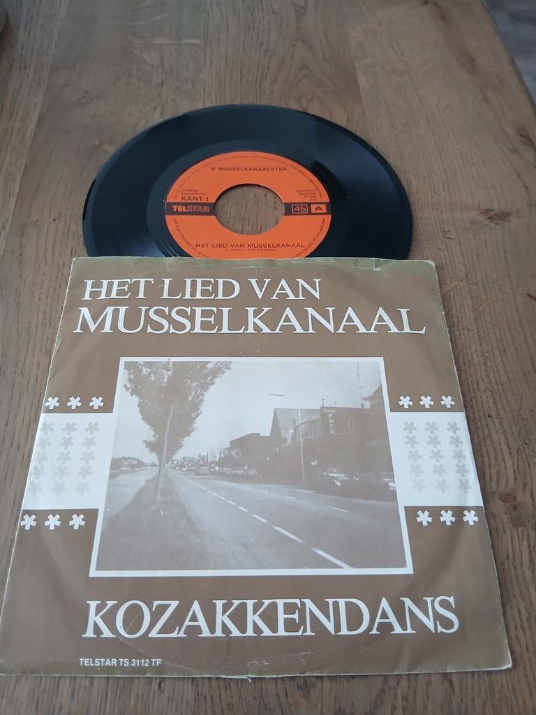 VINYL SINGLE  'N MUSSELKANAALSTER  1980, Ophalen of Verzenden, Zo goed als nieuw, Overige formaten, Levenslied of Smartlap