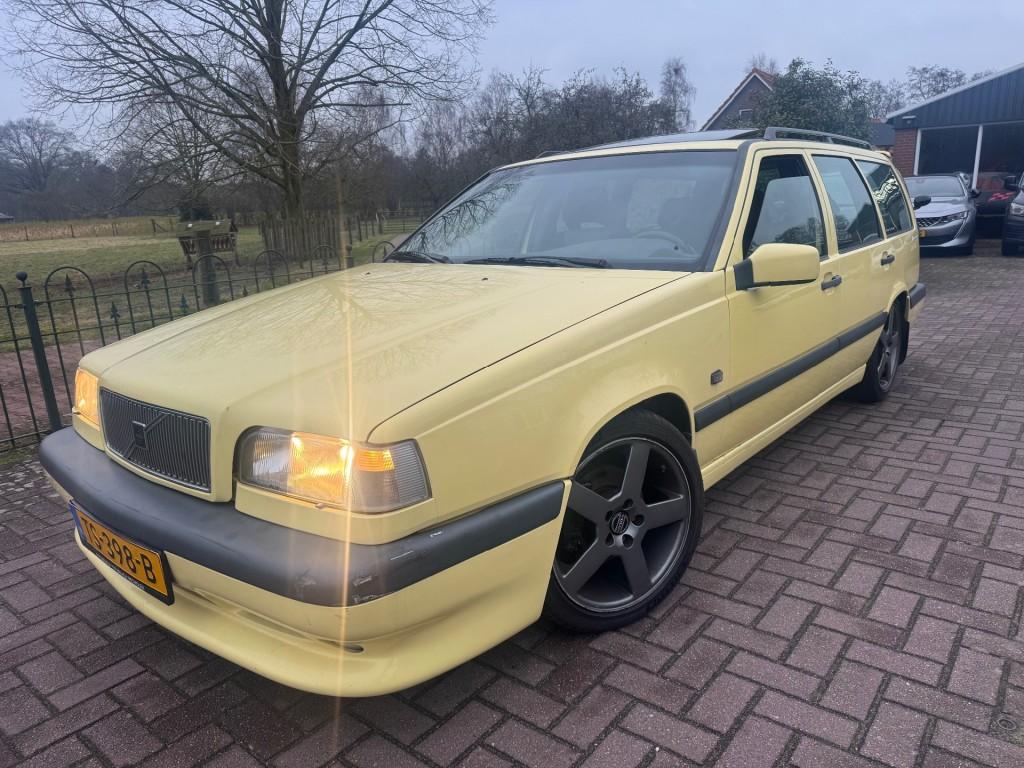 Volvo 850 T5R Cream Yellow *Automaat, Auto's, Volvo, Automaat, Gebruikt, Overige kleuren, Leder