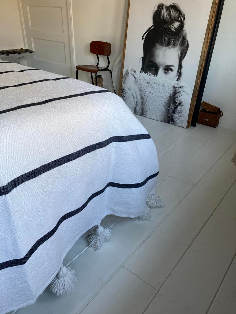 Marokaanse  /Marrakech pompom sprei / plaid, Huis en Inrichting, Woonaccessoires | Plaids en Woondekens, Ophalen of Verzenden