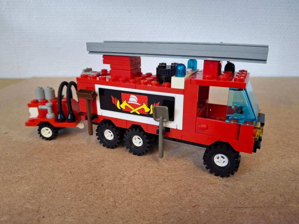 Lego 6480 Hook and Ladder Truck. Jaren 80 Classic Town, Lego, Info@lego.com, 33 Bath Road, Slough, UK, Lego