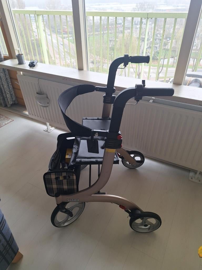Nitro M twist champagne rollator, Diversen, Rollators, Ophalen