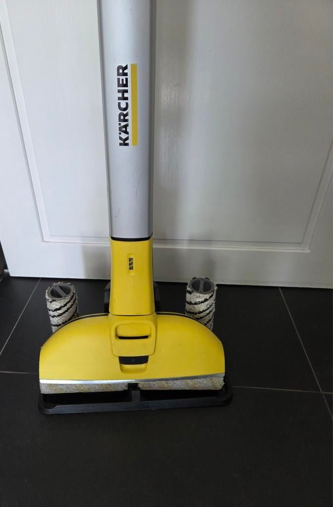 Karcher elektrische dweil met 2 rollers, oplader en reiniger, Ophalen, Zo goed als nieuw