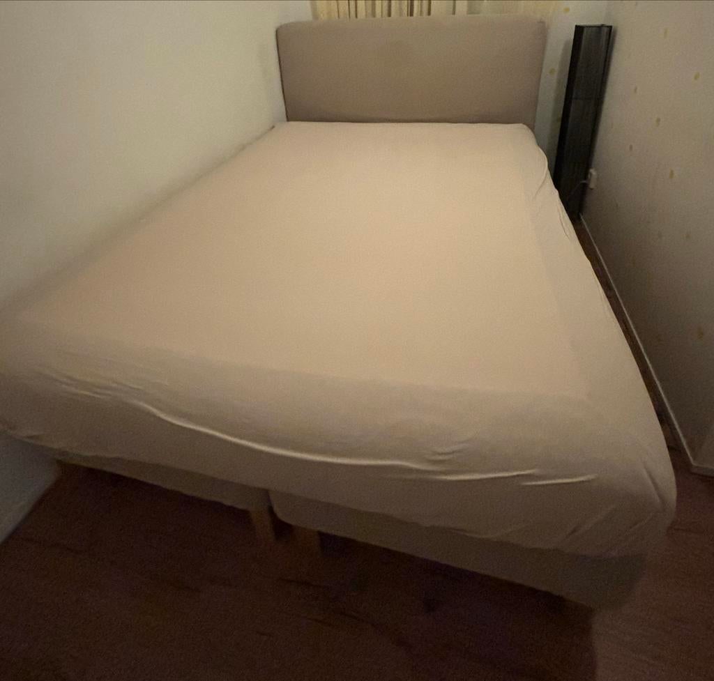 DEN HAAG YPENBURG  2 persoons bed met matras, Ophalen, Gebruikt, Beige, Tweepersoons