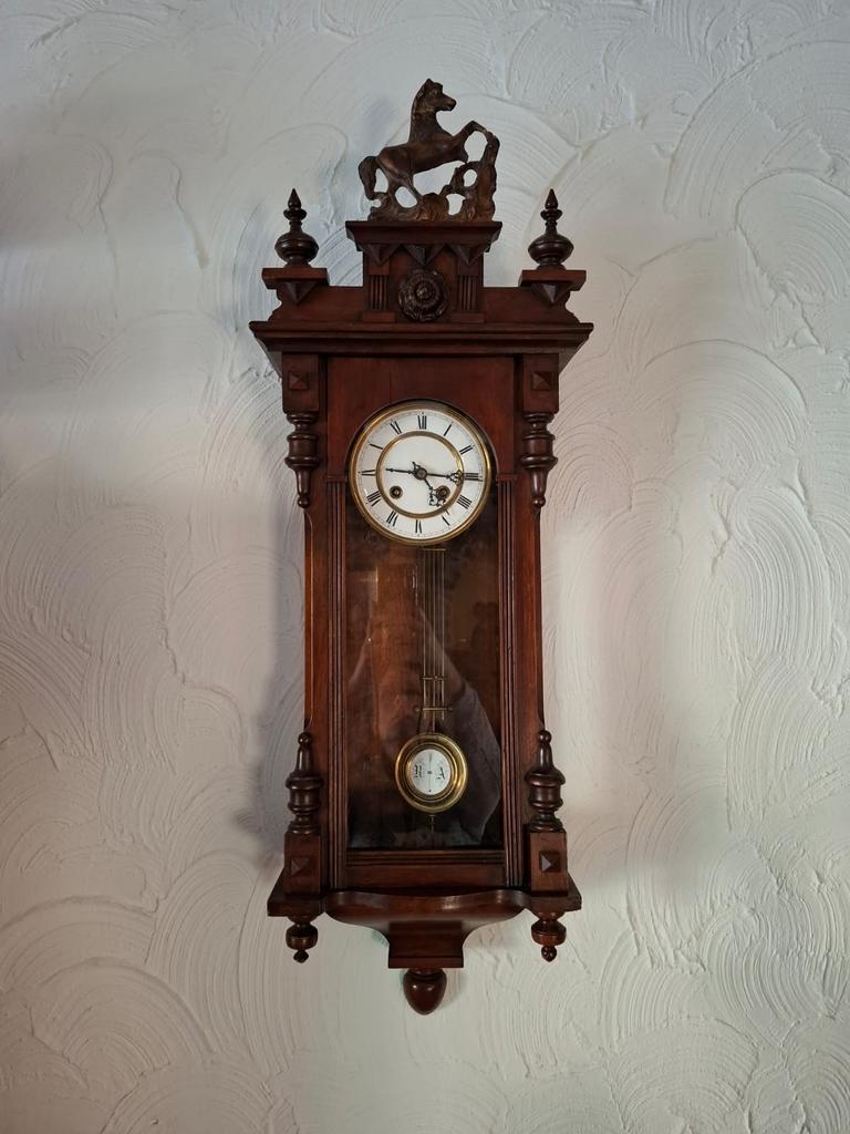 Antieke paarden klok te koop., Ophalen