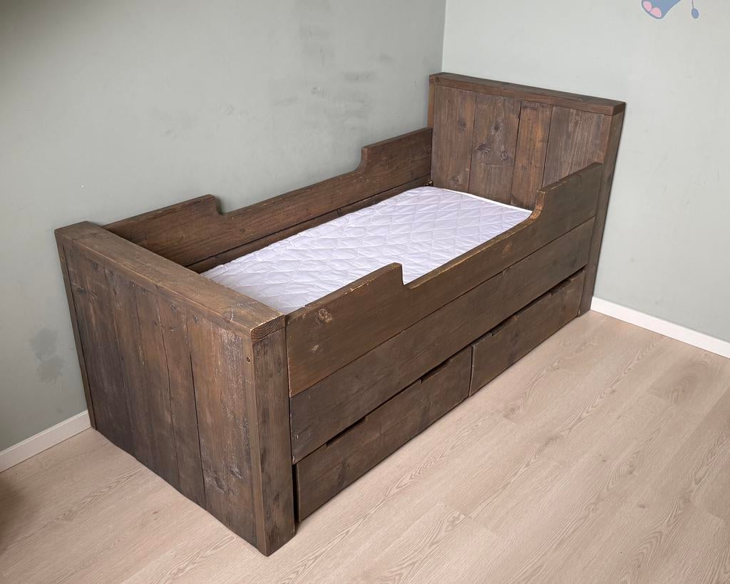 Kinderbed (matrasmaat150x70 cm), 70 tot 85 cm, 140 tot 160 cm, Zo goed als nieuw, Ophalen