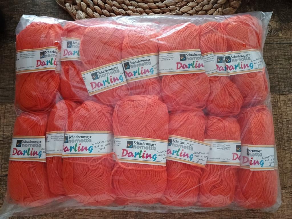 15 bolletjes Darling garen, Ophalen of Verzenden, Breien of Haken, Wol of Garen