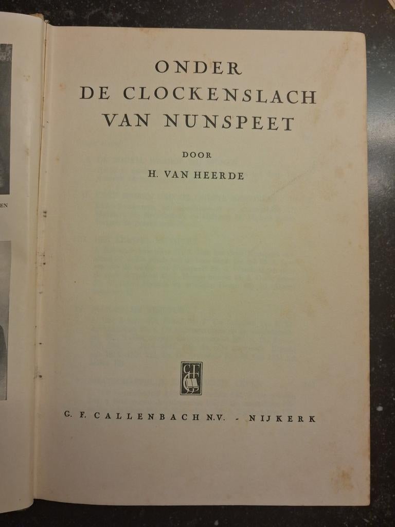 Onder de Clockenslach van Nunspeet - H. van Heerde, Ophalen of Verzenden, 20e eeuw of later, Gelezen, H. van Heerde