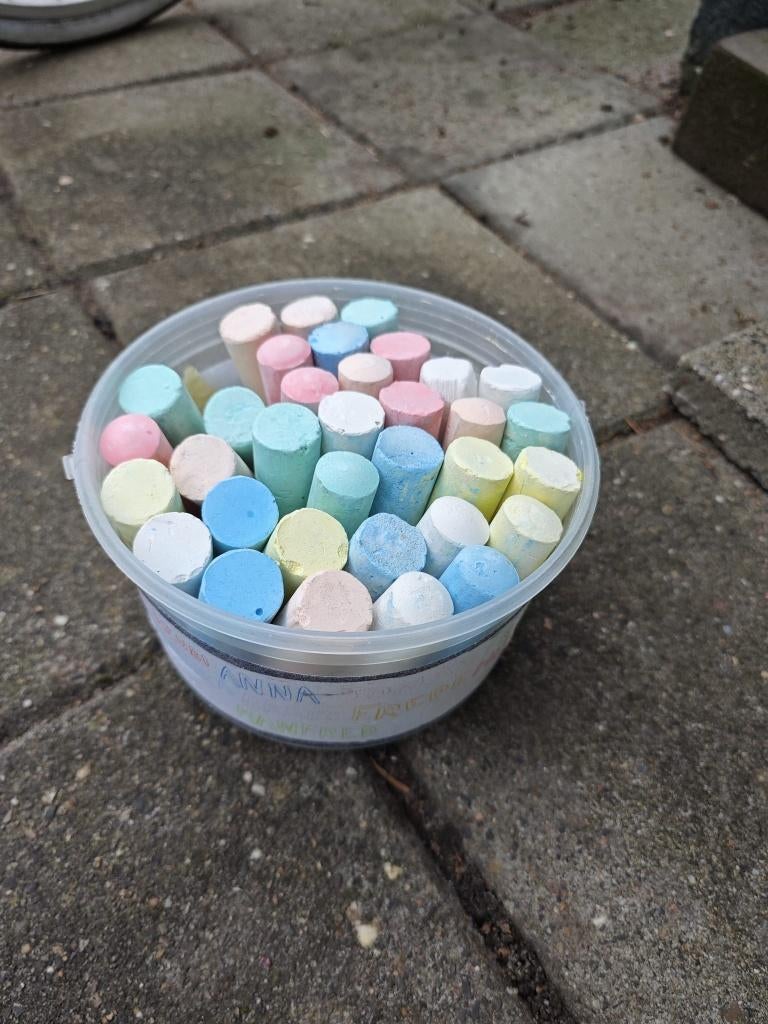 Stoepkrijt, Ophalen, Zo goed als nieuw