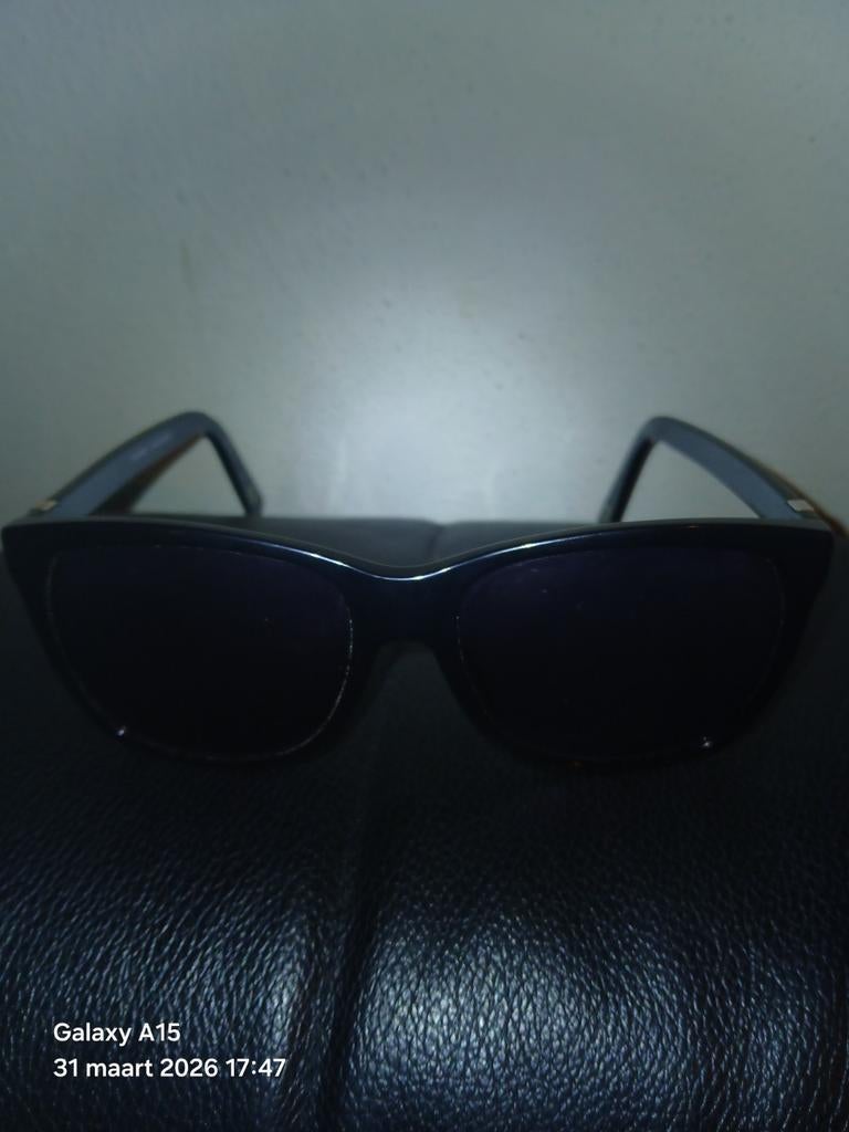 Zwarte zonnebril, Sieraden, Tassen en Uiterlijk, Zonnebrillen en Brillen | Dames, Ophalen of Verzenden, Zwart, Overige merken