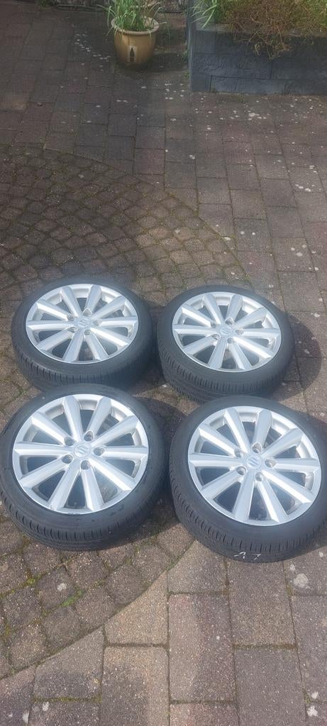Set van 4 Suzuki velgen met banden, Ophalen, Banden en Velgen, 17 inch, 195 mm