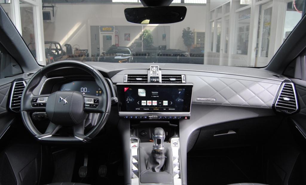 DS 7 Crossback 1.2 PT Be Chic | Carplay| Camera| Clima|, Gebruikt, Euro 6, 1199 cc, Zwart