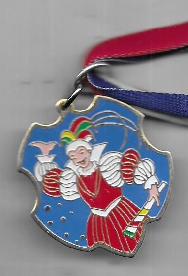 CARNAVAL KLEURRIJKE MEDAILLE MET LINT, Ophalen of Verzenden, Overige materialen, Nederland