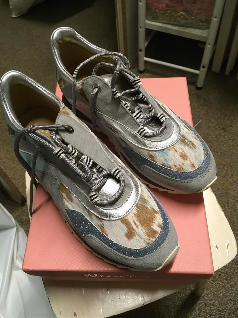 Te koop splinternieuwe sneakers van Alma en Pena, Blauw, Nieuw, Ophalen of Verzenden, Sneakers of Gympen