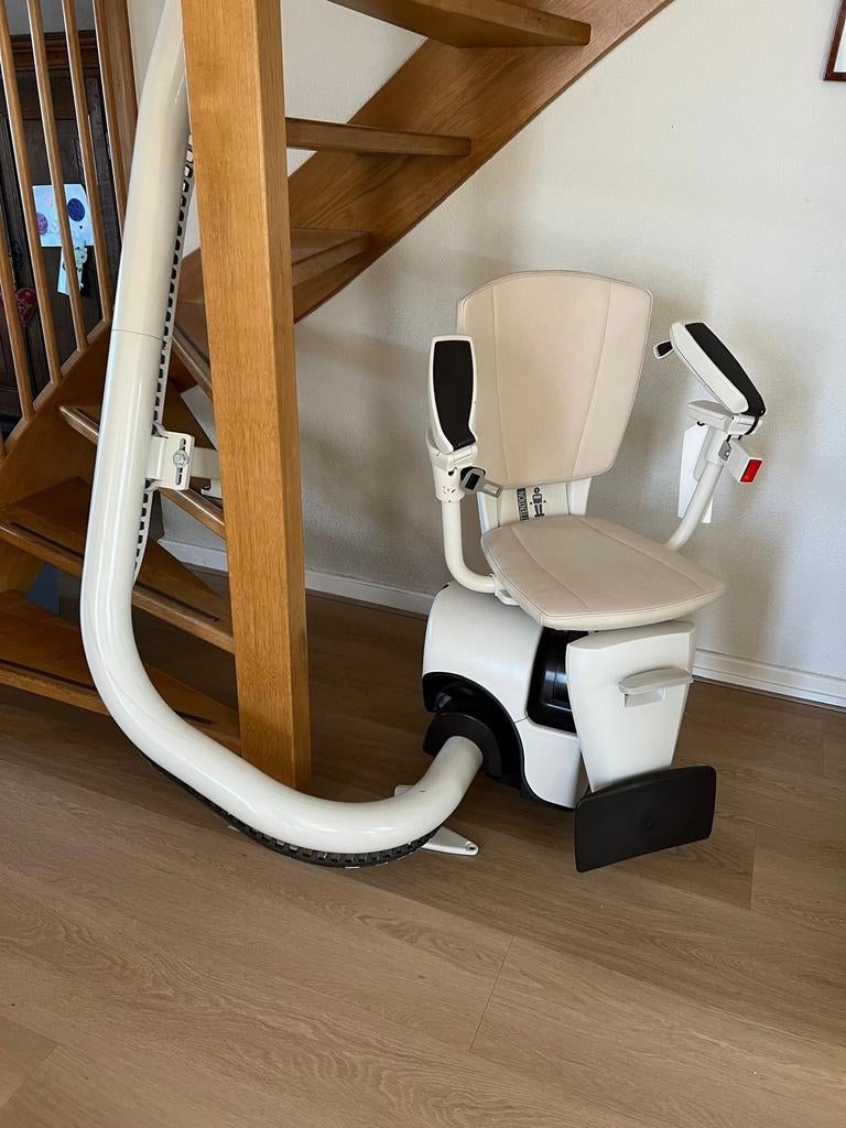 Traplift Swing Eco met Stoellift, Diversen, Trapliften, Ophalen, Zo goed als nieuw, Met bocht