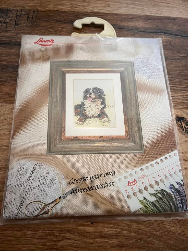 Lanarte kruissteekpakket  Berner Sennenhond, Ophalen of Verzenden, Nieuw, Handborduren, Borduurpakket
