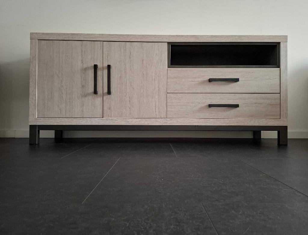 Dressoir, Ophalen, Gebruikt, Met deur(en), 150 tot 200 cm