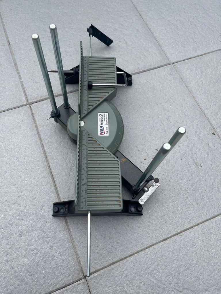 Ferm verstekzaaggeleider FVZ-560, Ophalen of Verzenden, Gebruikt, Overige typen