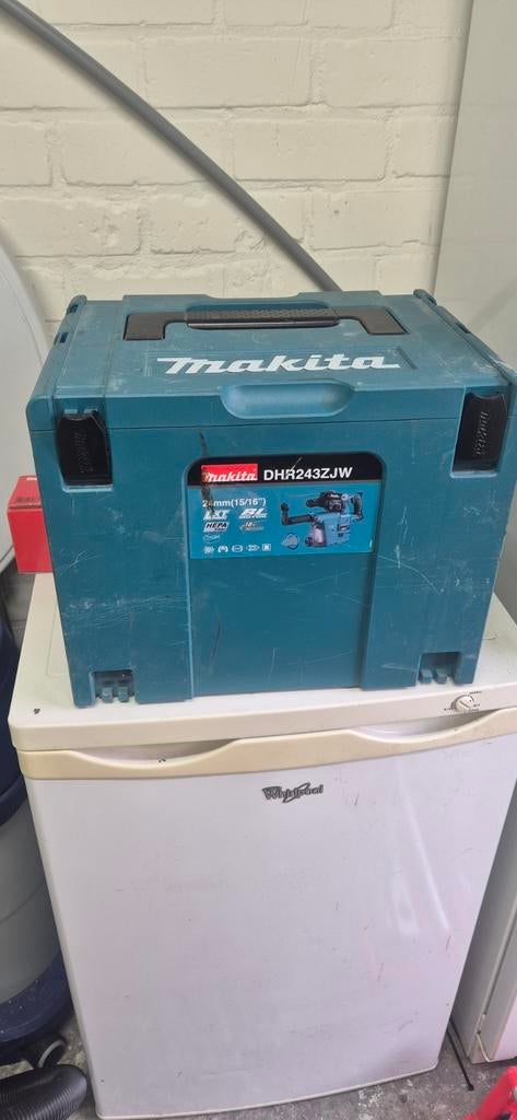 Mbox van makita, Ophalen