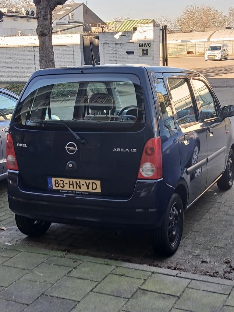 64.400 km's  Opel Agila 1.2 I 16V 2001 Blauw   -, Voorwielaandrijving, 15 km/l, 74 pk, 31 €/maand