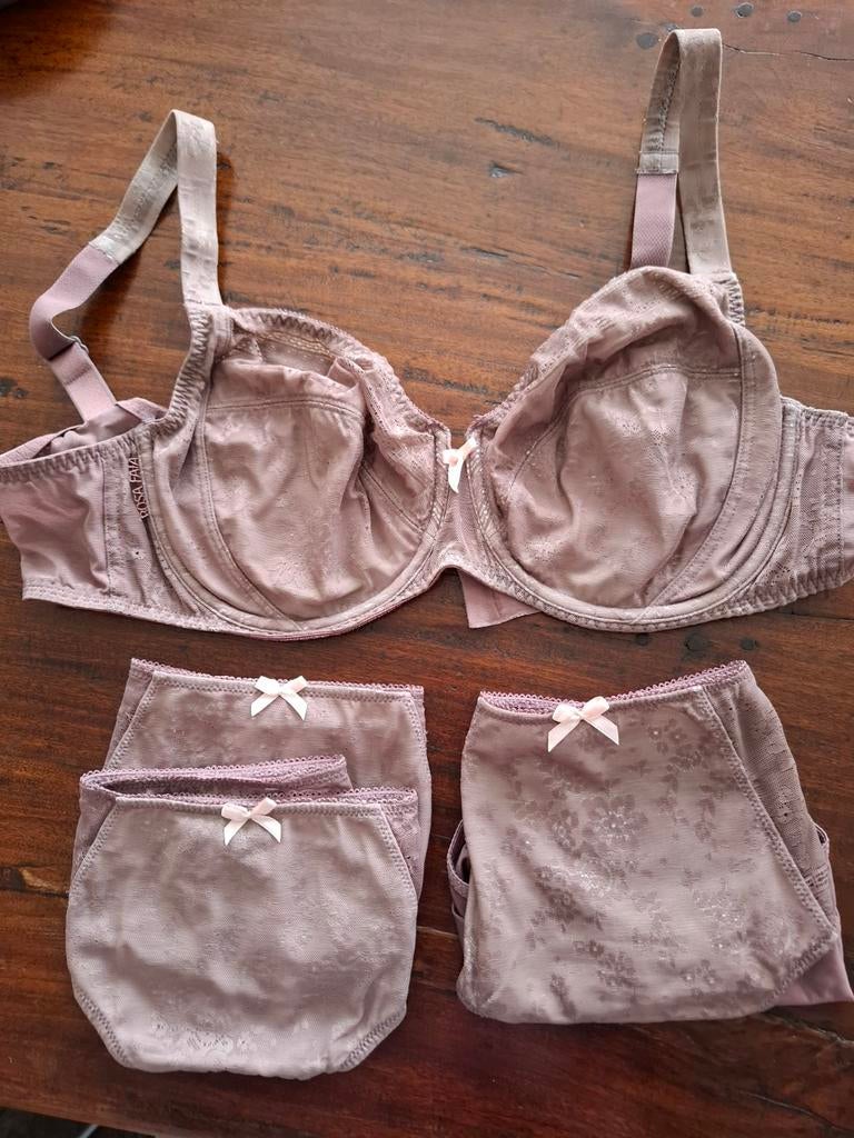 Rosa Faia bh 80D en 3 broekjes mt 40, Kleding | Dames, Rosa Faia, Ophalen of Verzenden, Roze, BH