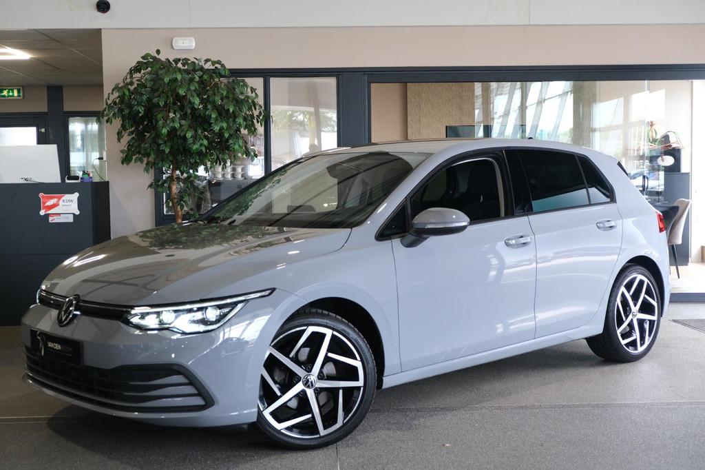 Volkswagen Golf 8 1.5 eTSI Life DSG 150PK HuD IQ Led Navi, 680 kg, 4 cilinders, 150 pk, Leder en Stof