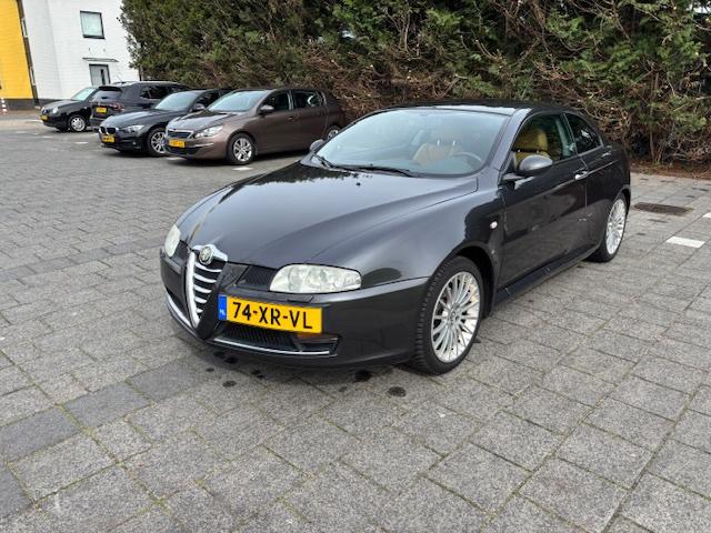 Alfa Romeo GT 2.0 JTS 2007, Auto's, Voorwielaandrijving, Bruin, 400 kg, Handgeschakeld
