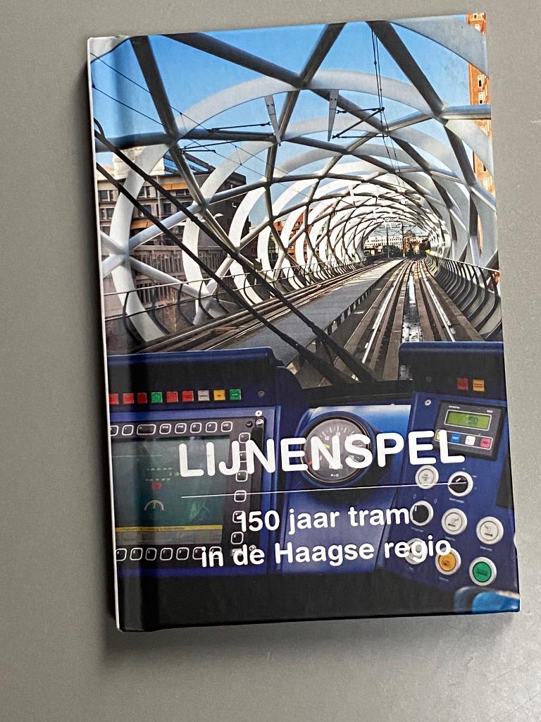 Lijnenspel 150 jaar tram in de Haagse regio  / HTM     TRAM, Ophalen of Verzenden, Zo goed als nieuw, Tram, Boek of Tijdschrift