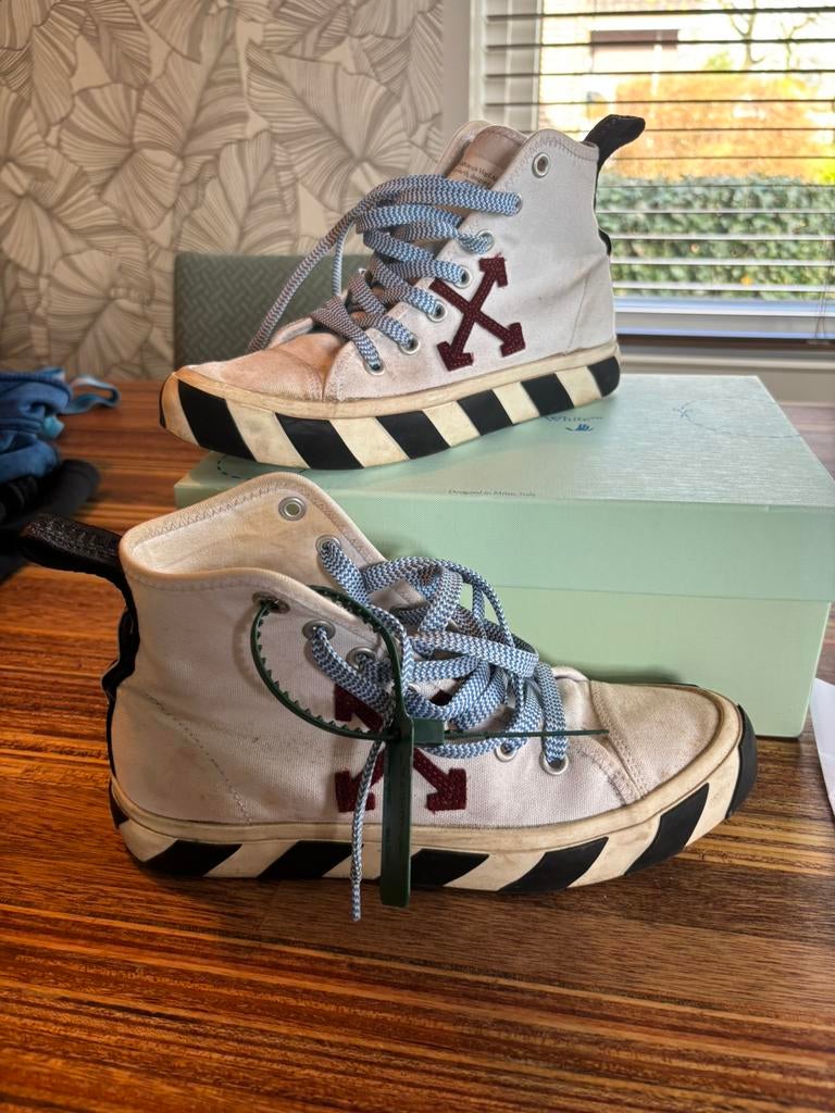 Off-white vulcanized Arrow mid-top sneaker, Kleding | Heren, Schoenen, Zo goed als nieuw, Sneakers of Gympen, Overige kleuren