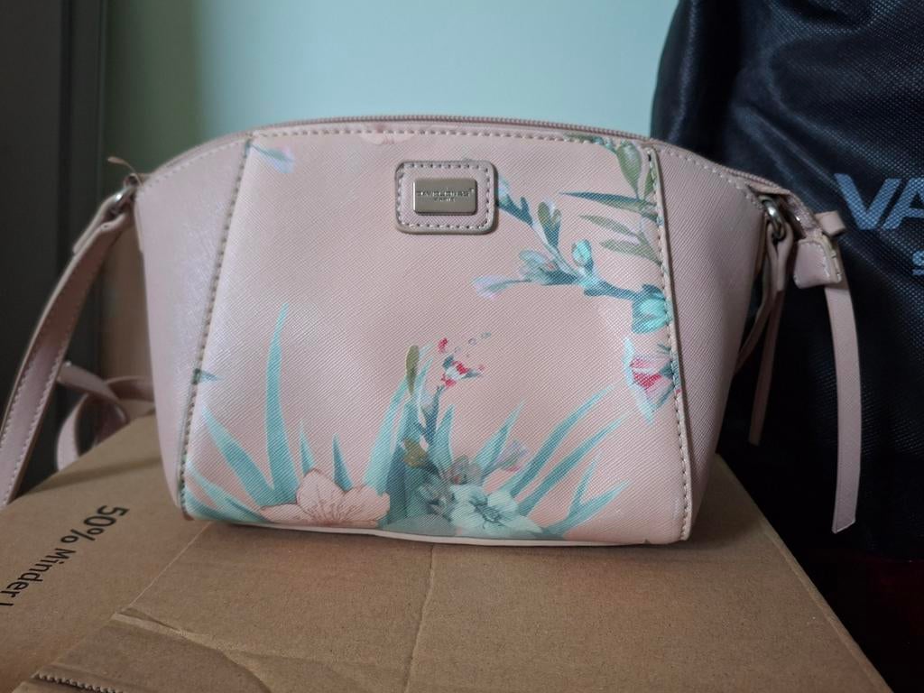 Roze schoudertasje met 2 opbergvakjes - Zo goed als nieuw, Sieraden, Tassen en Uiterlijk, Tassen | Schoudertassen, Ophalen of Verzenden