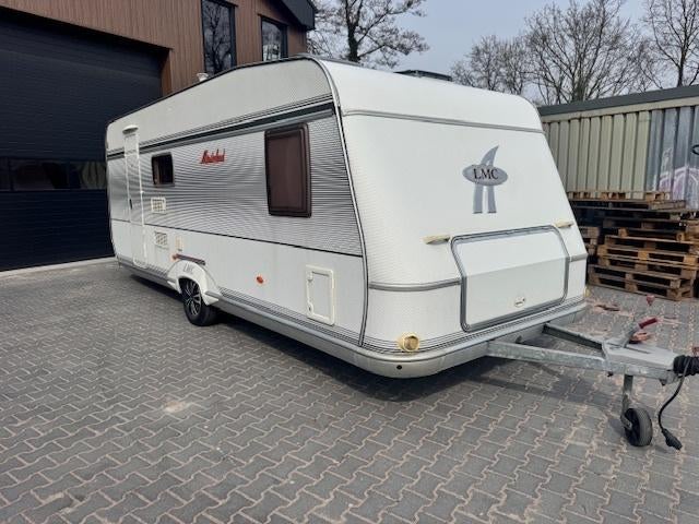 Royale LMC 560 KMFE Stapelbed incl. nette voortent, Rondzit, Bedrijf, Dwars-stapelbed, Meer dan 6