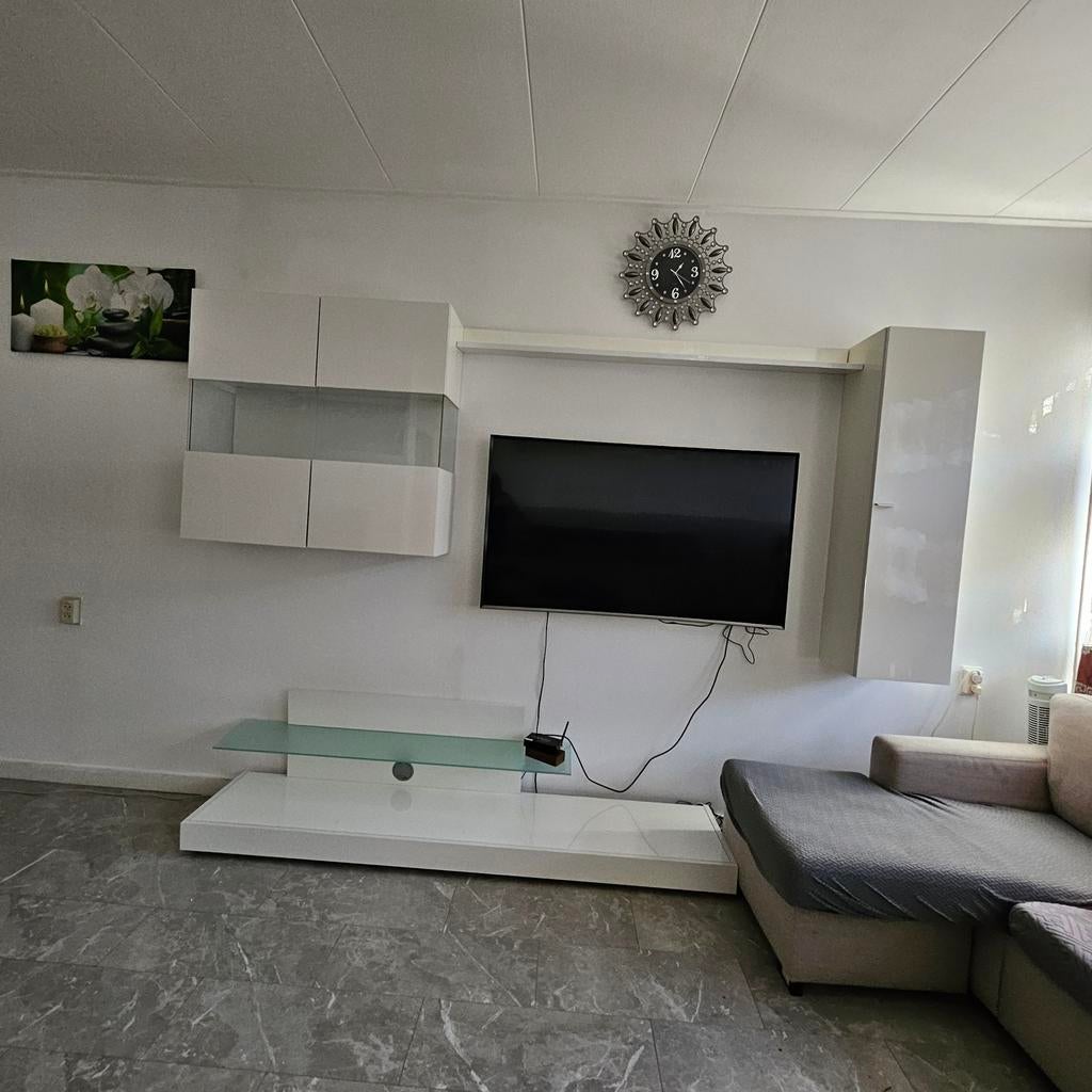 Witte televisiemeubel met hangkasten, Ophalen, Gebruikt, Glas, 200 cm of meer