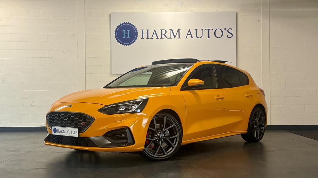 Ford Focus 2.3 EcoBoost ST-3 280pk Pano / Navi / LED / CAM /, 1408 kg, Gebruikt, Zwart, 2300 cc