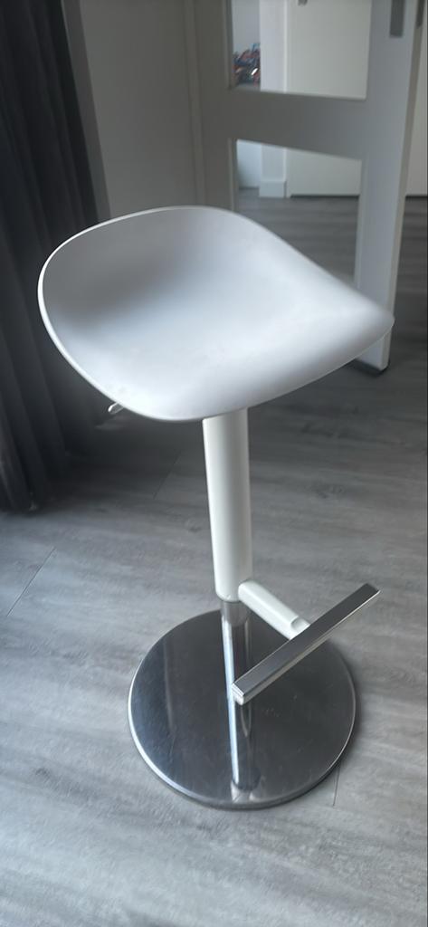 Barkrukken IKEA 2 stuks, Ophalen, Kunststof, Gebruikt, In hoogte verstelbaar