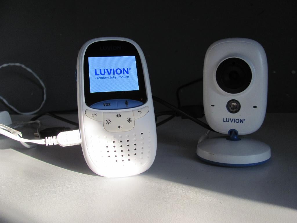 Luvion babyphone met camera en kleurenbeeld, Kinderen en Baby's, Babyfoons, Ophalen of Verzenden, Zo goed als nieuw, 100 tot 250 meter
