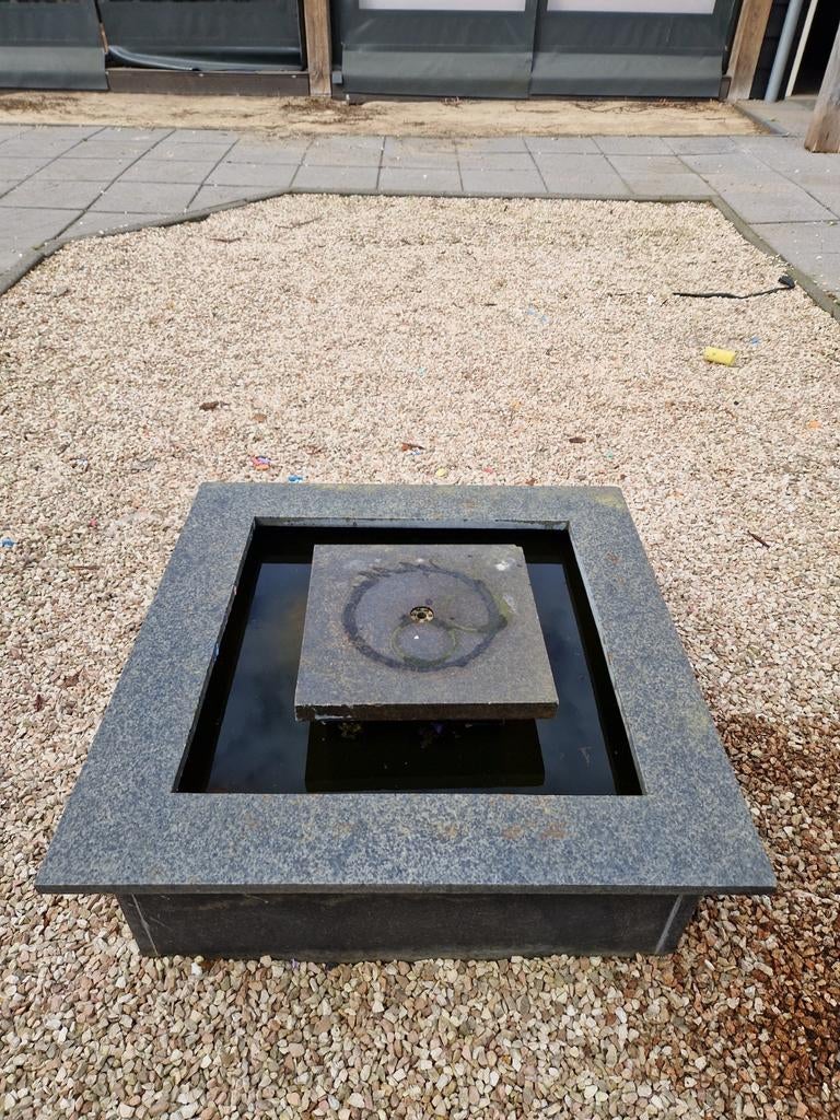 Vierkante fontein van graniet, Tuin en Terras, Ophalen, Fontein